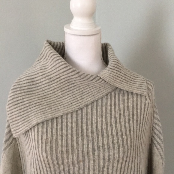 NSF grey poncho - Picture 2 of 6